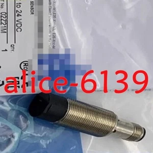 1PCS NEW Proximity switch E2A-M18KN16-M1-C2 sensor #YT - Picture 1 of 3