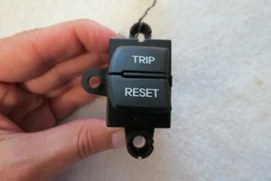 10 11 12 2010 2011 2012 Hyundai Genesis Trip Reset Switch 202008373 OEM 3000W - Picture 1 of 6