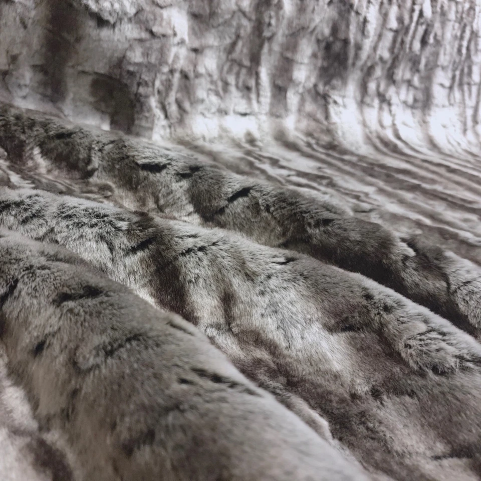 Webpelz Kurzhaar Kunstfell Stoff Deko Graubeige Dunkelbraun weiches Fell Imitat - Bild 1 von 4