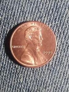 1995 Lincoln Penny- Close AM-No Mint Mark (Looks almost uncirculated condition ) - Picture 1 of 2
