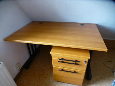 Büro-Schreibtisch mit Rollcontainer - kirschbaumfarbig - Bild 1 von 4