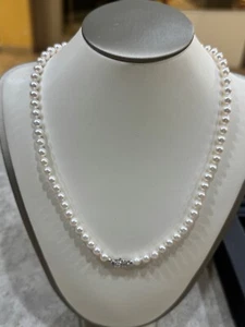 COLLANA DI PERLE AKOYA ORIGINALI GIAPPONESI AAA+ MM 5,5-6 chiusura con diamanti - Foto 1 di 4