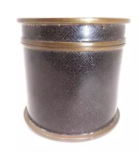 19TH C. CHINESE BLACK CLOISONNE LIDDED BOX WITH VERY FINE WIRE REPEAT DECORATION - Picture 1 of 1