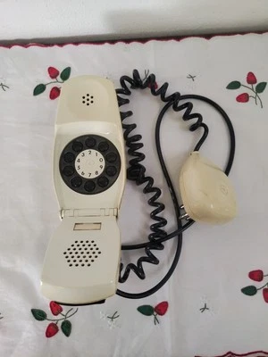 Telefono Grillo Bianco Proprietà SIP anni '60 Marca SIEMENS  - Immagine 1 di 4