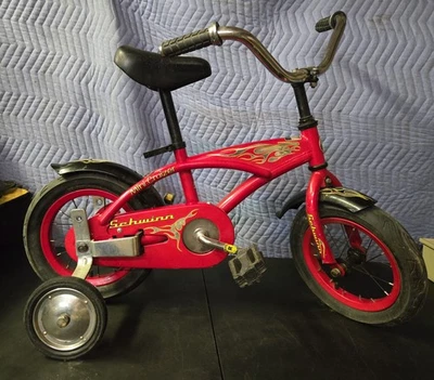Bicicleta Schwinn Mini Cruizer roja 12,5" con ruedas de entrenamiento Foto 1 de 4