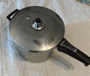 EUC Kuhn Rikon (3047) Duromatic Pressure Cooker, 7L 18/10 Stainless Steel Swiss - Picture 1 of 8