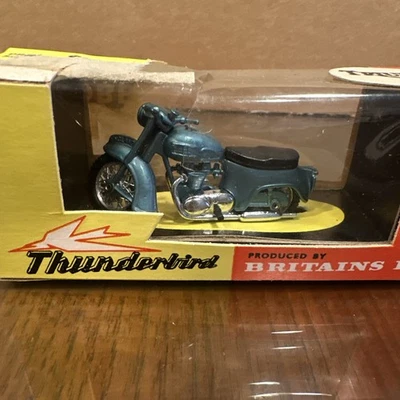 MOTO DE COLECCIÓN BRITAINS LTD TRIUMPH THUNDERBIRD 650cc #9690 con CAJA A51 Foto 1 de 3