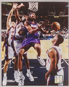 Vintage NBA Toronto Raptors Basketball 8" x 10" Action Fotos (2) - Bild 1 von 3