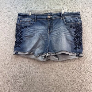 MAURICES Shorts Women’s Size 22 Denim Stretch Embroidered On Sides Party Casual - Picture 1 of 13