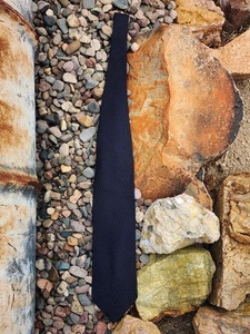 Cravatta uomo Giorgio Armani blu navy tessuto zigzag misto lana seta fatta a mano Italia - Foto 1 di 17