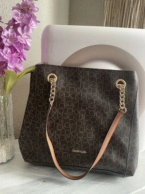 Calvin Klein Monedero Marrón Monograma Bolso de Hombro de Mano con Correa de Cadena Foto 1 de 4