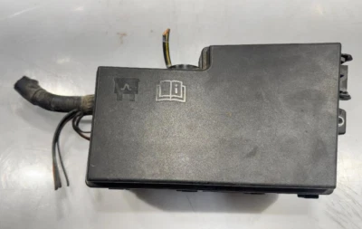 MAZDA 2004-2009 3 MOTOR CAJA DE FUSIBLES RELÉ BLOQUE DE CONEXIONES ORIGINAL FABRICANTE DE EQUIPOS ORIGINALES PIEZA USADA Foto 1 de 4