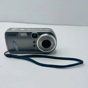 Sony Cyber-shot DSC-P92 5.0MP Digital Camera Japan Silver FOR REPAIR/PARTS ONLY - Picture 1 of 9