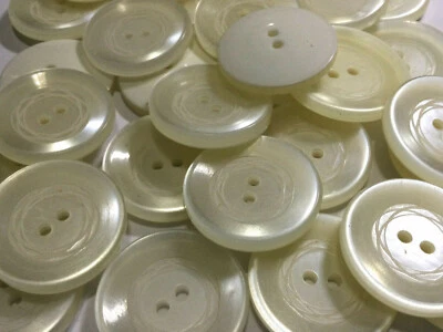 White Poly Laser Engraved Classic/Basic Button 13,15,18,20,25mm 2hole - Image 1 of 4