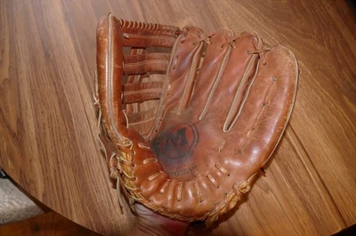 Guante de béisbol y softbol MacGregor MG65 hatchback bolsillo de agarre profundo - derecho - 13" Foto 1 de 4