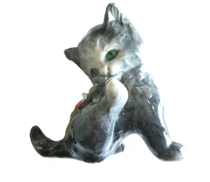 Goebel gray glass kitten sitting with ladybug, 2.5" tall, 2.5" wide - Picture 1 of 5