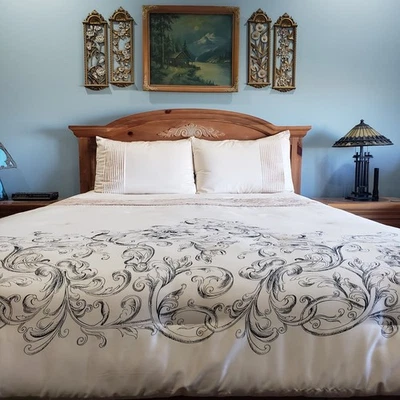 Conjunto de edredom HomeTrends Queen fronhas creme preto damasco broche de rolagem dobra moderno - Imagem 1 de 4