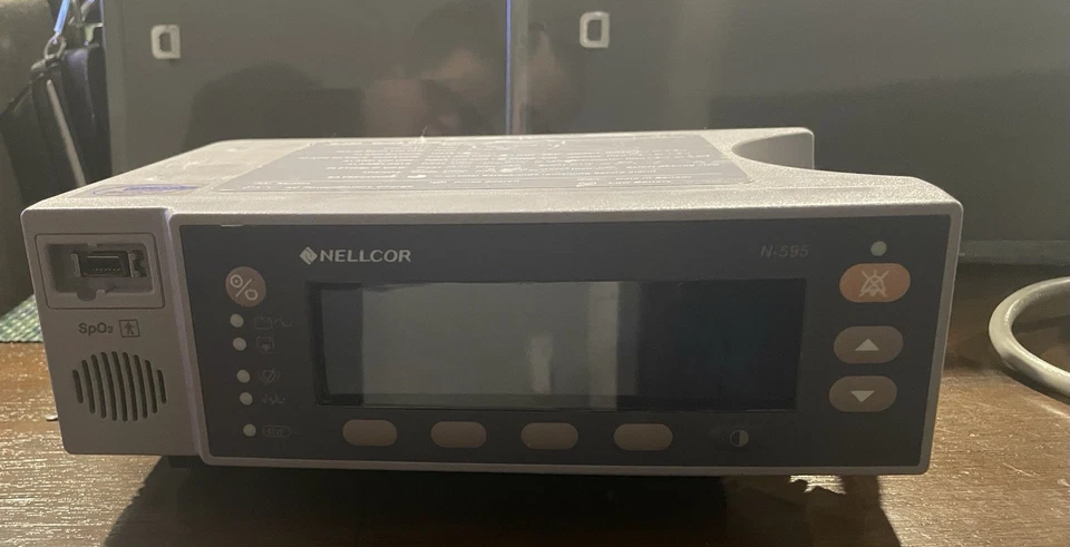 Nellcor N-595 SpO2- Medical Equipment/Gray PREOWNED/USED - Image 1 of 4