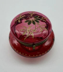 Beautiful Bohemian Moser Cranberry Enameled Art Glass Dresser TRINKET Box - Picture 1 of 5