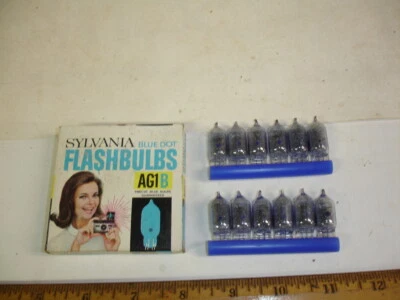 Nuevo de Lote Antiguo Sylvania Blue Dot AG1B Blue Daylight Flashbbs 12 bombillas  Foto 1 de 2