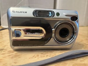 Fujifilm Fuji FinePix Silver A330 3.2 MP Digital Camera w/ SD Card -CleanlTeated - Picture 1 of 5