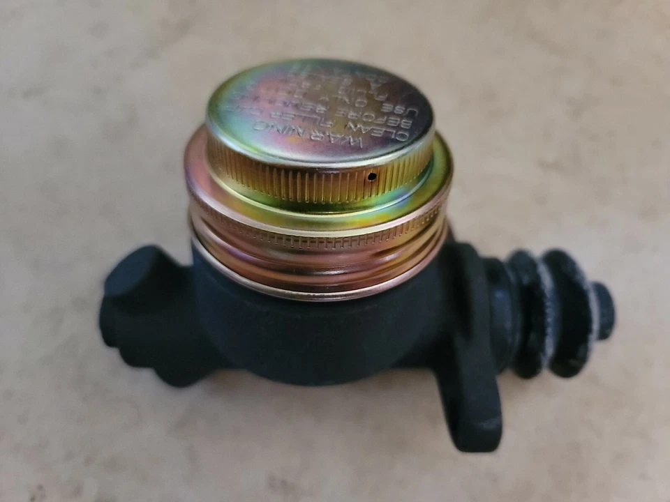 Lincoln Continental Master Cylinder 1961 1962 1963 1964 Foto 1 de 3