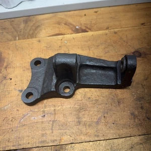 84-95 TOYOTA PICKUP 4RUNNER 84-85 CELICA LOWER ALTERNATOR MOUNT BRACKET 22R 22RE - Picture 1 of 6
