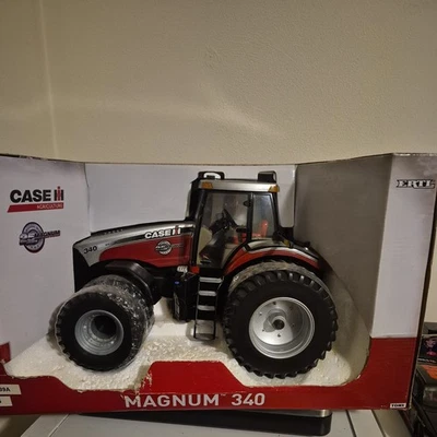 Tractor Case IH Magnum 340 1/16 con capó plateado, 25 aniversario Foto 1 de 4