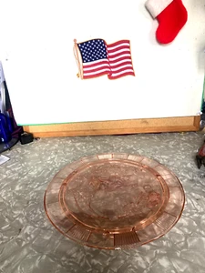 PINK DEPRESSION 1930'S SHARON CABBAGE ROSE FOOTED CUP CAKE PLATE - Picture 1 of 3