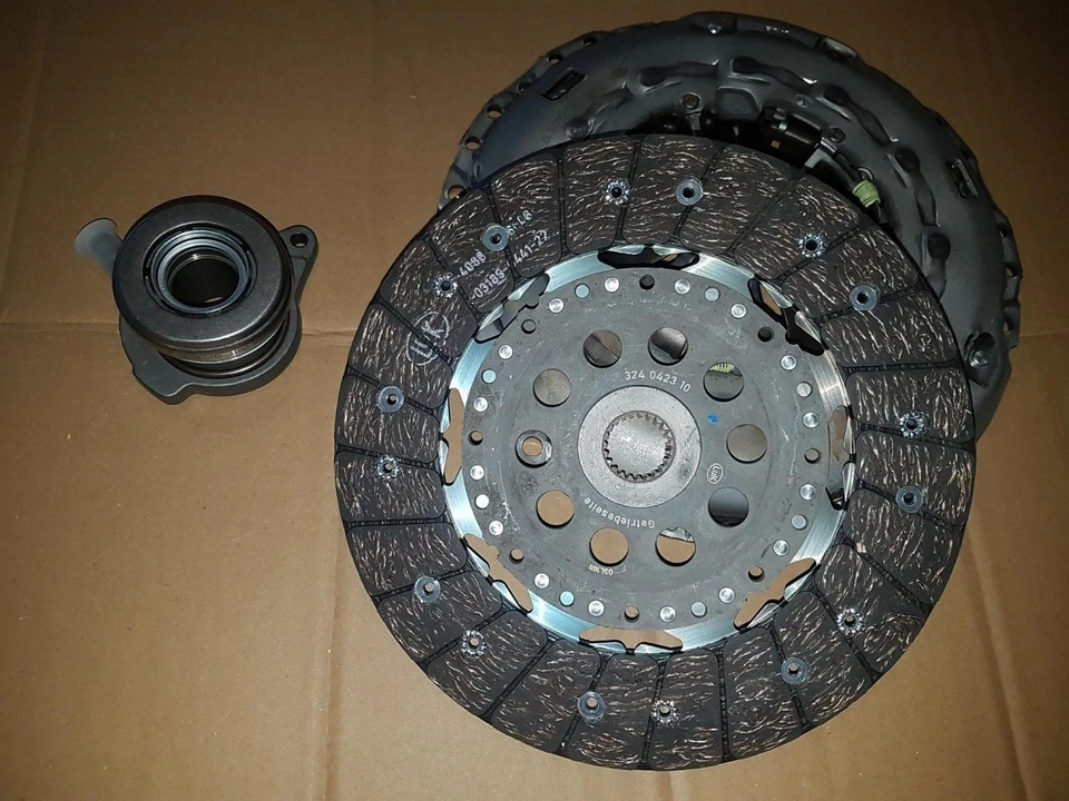 FORD FOCUS RS MK2 LUK CLUTCH KIT GENUINE ST UPGRADE 1788730 225 WITH SACHS CSC - Image 1 of 1