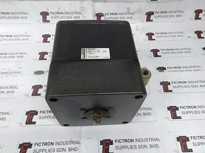 全新 Surplus 1 件 000229P Burkert 类型 3001 / 3002 电动旋转动作器 — 第 1/4 张图片