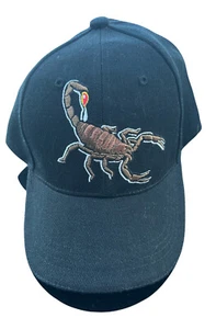 Cappello Decky Athletic Collectibles logo scorpione vintage cinturino regolabile - Foto 1 di 5