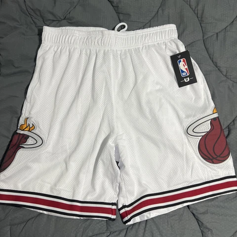 New Men’s Miami Heat Basketball Shorts White-Large Cover