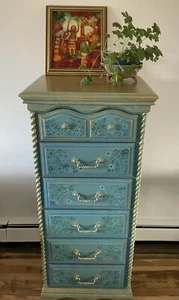 Vintage hand-painted wooden cabinet - Picture 1 of 4