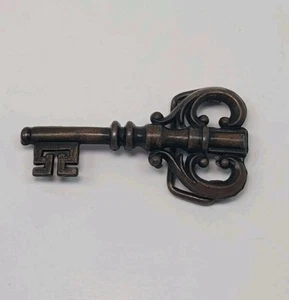 Vintage Brass Key Belt Buckle - Solid Brass - Rare - Excellent - Picture 1 of 5