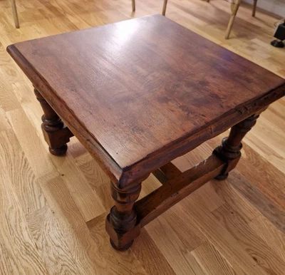 Table basse chêne massif carrée 55cm - Photo 1/4