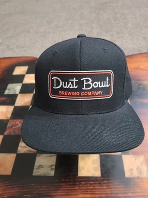 Boné de beisebol Dust Bowl Brewing Company preto Snapback bordado logotipo adesivo - Imagem 1 de 4