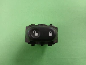 2004 - 2008 FORD F-150 PASSENGER SIDE DOOR LOCK BUTTON SWITCH RH 5L1T-14017-ABW - Foto 1 di 4