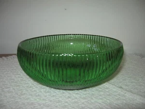 Cuenco de vidrio acanalado verde de 6,5" de E. O. Brody Co. Cleveland OH maceta de platos de caramelo - Imagen 1 de 7