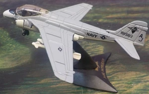 Maisto Tailwinds A-6E Intruder Fighter Jet pressofuso militare US Navy con supporto - Foto 1 di 7