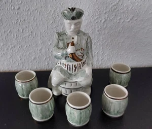 Porzellan Figur polnischer Adeliger (Likör Flasche) mit 5 Becher - Bild 1 von 9