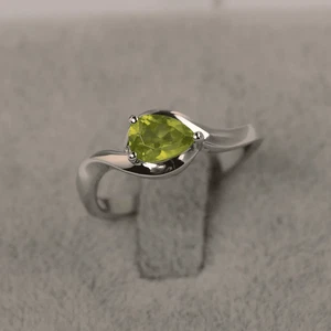 925 Sterling Silver Solitaire Peridot Ring Natural Gemstone Pear Cut Women Ring - Picture 1 of 4