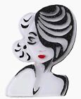 Moderne arkrylisch handgefertigte BROSCHE elegante Art Deco Dame Mädchen schwarz weiß Box brandneu 