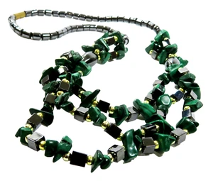 Vintage goldfarbene Malachit Chips & schwarze metallische Perlen 15" Halsband Halskette - Bild 1 von 11