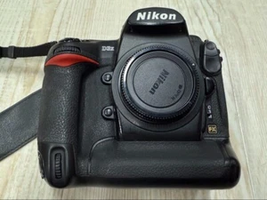 Nikon D3X 24.5MP Digital SLR Camera Body w/Strap, instructions From Japan Fedex - Picture 1 of 9