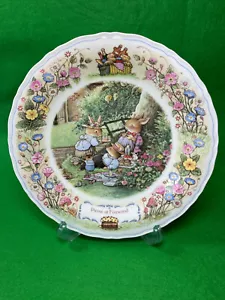 Wedgwood FOXWOOD TALES COLLECTORS PLATE - PICNIC AT FOXWOOD by Brian Patterson - Picture 1 of 2