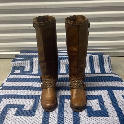 FRYE 76415 Jenna Botas de Motocicleta de Cuero Marrón con Hebilla Tachonada para Mujer Talla 9B Foto 1 de 4