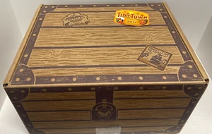 Funko Pop Disney Treasures Box Tiny Town 2017 caja de suscripción completa - Imagen 1 de 11