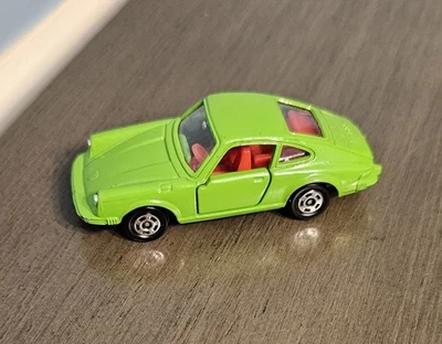 Coche diecast vintage 1976 Porsche 911S Tomica verde #F3 tomy Foto 1 de 4