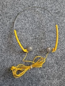 Vintage Sony MDR-W07 gelb Sport Ohrhörer mit 3,5 mm Kopfhöreranschluss kostenloser Versand - Bild 1 von 4
